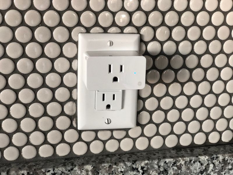Smart electrical outlet